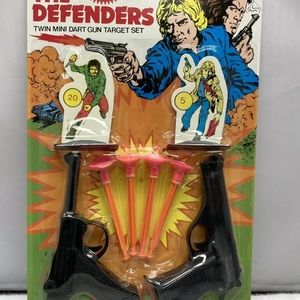 Vintage The Defenders 70’s Retro Toy Pistols Darts & Targets Hong Kong NIB NOS